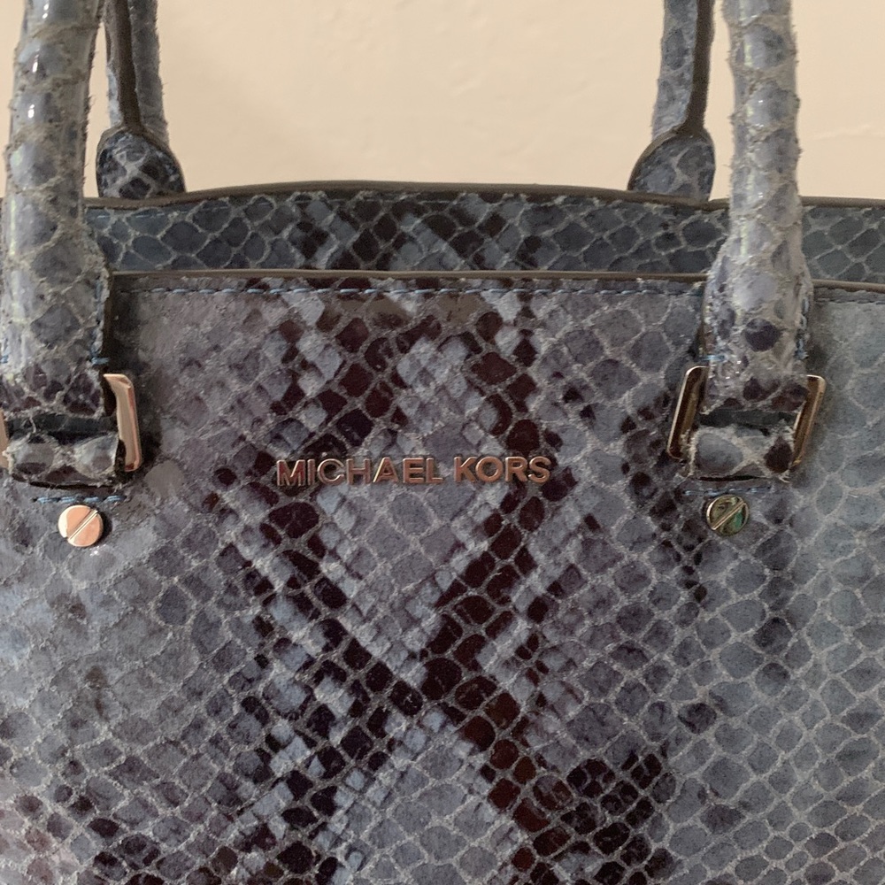 Micheal Kors Purse Blue and Black Print